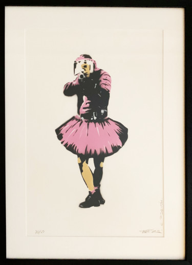 Malerei mit dem Titel "Pink Cop" von Charlotte Parenteau-Denoël, Original-Kunstwerk, Sprühfarbe Auf Holzplatte montiert