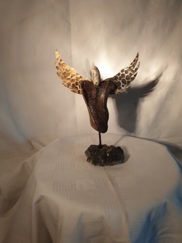Скульптура под названием "Ange" - Charly Carpentier, Подлинное произведение искусства, Дерево