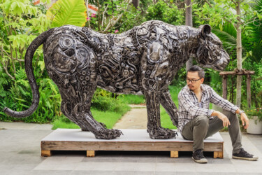 Скульптура под названием "Fearless Tiger" - Chatree Choorachatatorn (Mari9art), Подлинное произведение искусства, Металлы