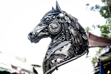 Skulptur mit dem Titel "Horse head metal sc…" von Chatree Choorachatatorn (Mari9art), Original-Kunstwerk, Metalle