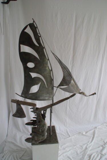 Sculpture titled "Hybride of the Sea" by Chauquo Devinmini, Original Artwork, Metals
