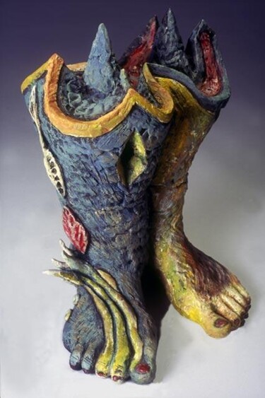 Skulptur mit dem Titel "Walking Boots" von Cheryl Tall, Original-Kunstwerk, Keramik