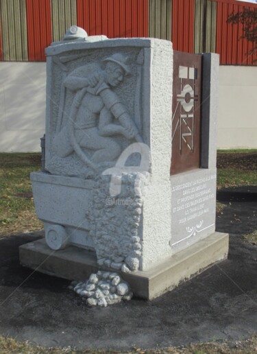 Sculptuur getiteld "momument hommage au…" door Janpi. R, Origineel Kunstwerk, Steen