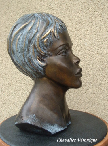 Sculpture intitulée "" Luna "" par Véronique Chevalier, Œuvre d'art originale, Plâtre