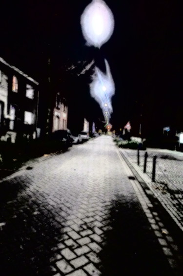 Digitale Kunst mit dem Titel "Street AT night" von Chez Seraphine, Original-Kunstwerk, 2D digitale Arbeit