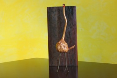 Sculpture titled "Bico reto" by Smokey Joe, Original Artwork, Wood