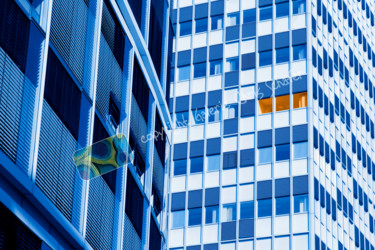 Photography titled "Hochhaus in Blau" by Chris Schäfer, Original Artwork, Manipulated Photography