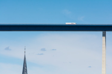 Fotografía titulada "Moselhochbrücke" por Chris Schäfer, Obra de arte original, Fotografía digital
