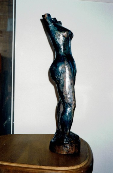 Skulptur mit dem Titel "Figure" von Chris Le Guen Drianne, Original-Kunstwerk, Holz