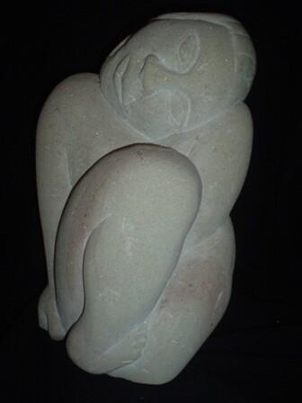 Sculpture intitulée "femme assise" par Christelle Julia, Œuvre d'art originale, Pierre
