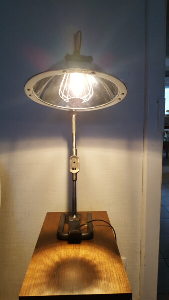 Design mit dem Titel "Lampe Écrous" von Christian Barbance, Original-Kunstwerk, Metalle