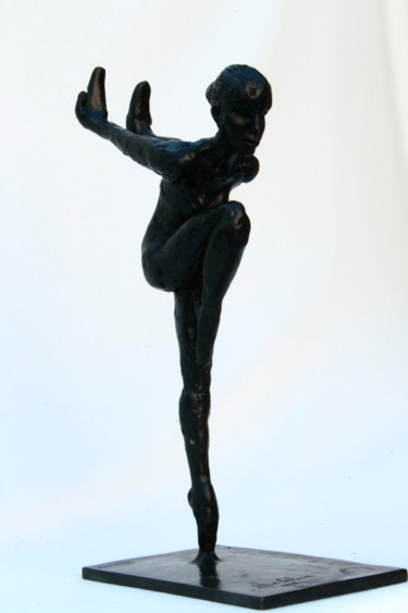 Sculpture titled "Sylvie rebelle" by Christian Candelier, Original Artwork, Bronze