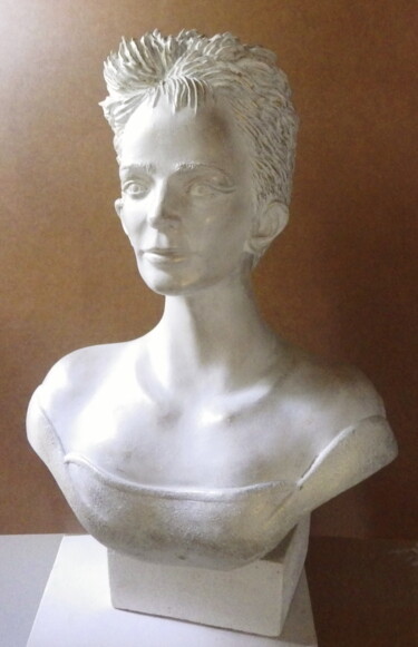 Sculpture titled "BUSTE JEANNE MASS" by Christian Choquet, Original Artwork, Resin