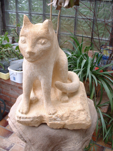 Sculpture intitulée "chat-au-gros-dos.jpg" par Christian Thouvenin, Œuvre d'art originale, Pierre