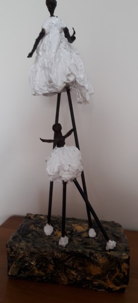 Sculpture titled "Avec Toi #ARTISTSUP…" by Christiane Guerry, Original Artwork, Mixed Media