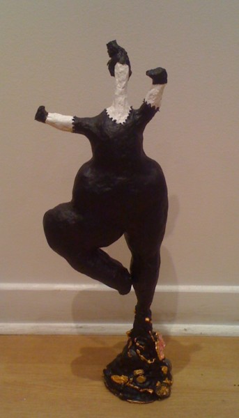 Sculpture titled "NANA AU PAPILLON" by Christiane Guerry, Original Artwork, Mixed Media