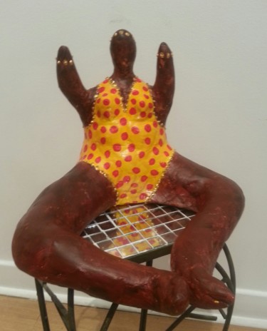 Sculpture titled "BONNEFEMME AU MAILL…" by Christiane Guerry, Original Artwork, Clay
