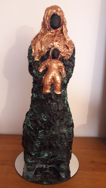 Escultura titulada "LA VIERGE NOIRE" por Christiane Guerry, Obra de arte original, Papel