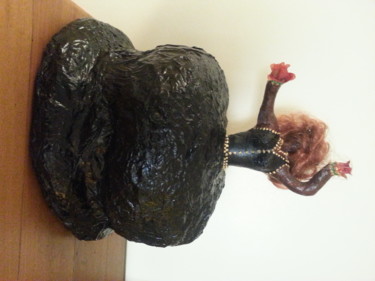 Sculpture titled "PEPITE DOREE" by Christiane Guerry, Original Artwork, Mixed Media