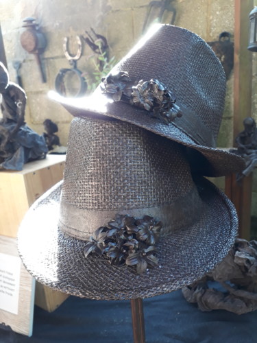 Artisanat intitulée "Chapeau" par L 'Atelier De Christine, Œuvre d'art originale