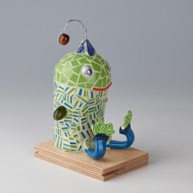 Skulptur mit dem Titel "Froggy - Les Daucuns" von Christine Kerfant, Original-Kunstwerk, Mosaik