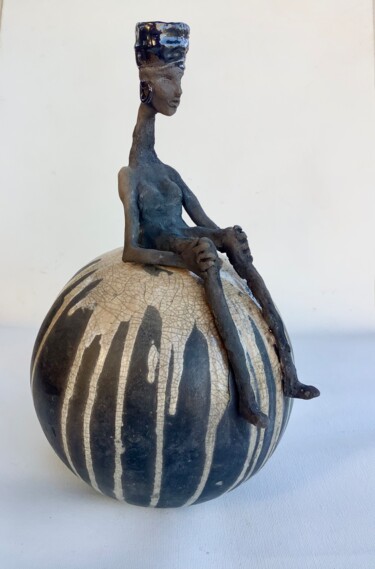 Sculpture titled "La Femme seule …" by Christine Sawas, Original Artwork, Clay