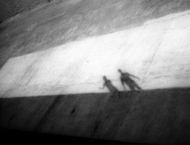 Photographie intitulée "2 ombres" par Christine Vannier, Œuvre d'art originale