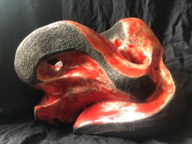 Sculpture titled "Rouge et noir" by Christine Batard, Original Artwork, Clay