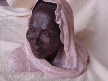 Sculpture intitulée "Africaine au foulard" par Christine Lambert, Œuvre d'art originale, Terre cuite