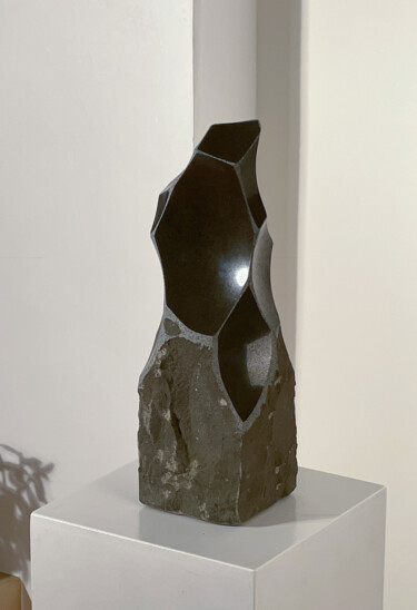 Skulptur mit dem Titel "SM_20_02" von Christoph Jakob, Original-Kunstwerk, Stein