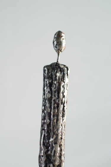 Skulptur mit dem Titel "01 - Monolithe" von Christophe-Christophe, Original-Kunstwerk, Metalle