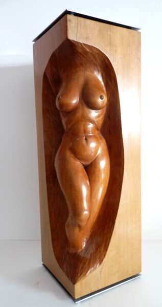 Sculpture titled "Prisonnière" by Christophe Clement, Original Artwork, Wood
