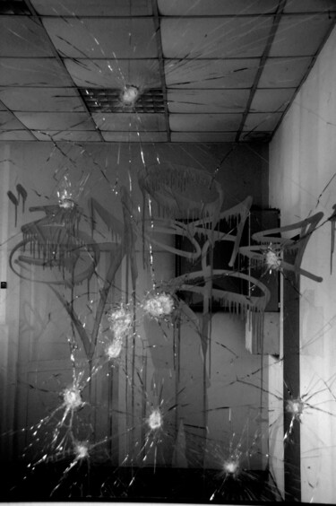 Photographie intitulée "Impacts multiples" par Christophe Plousey, Œuvre d'art originale, Photographie numérique
