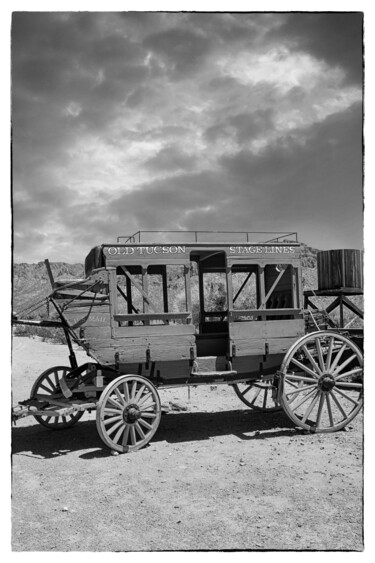 Fotografie getiteld "Stage Coach at the…" door Christopher L Smith, Origineel Kunstwerk, Digitale fotografie