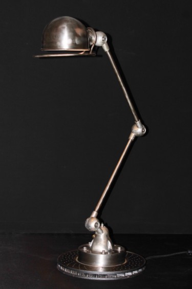 Design intitulée "Lampe : La Jieldé" par L’Avant Demain, Œuvre d'art originale, Luminaire
