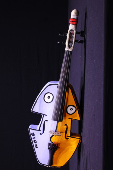 Design getiteld "Thierry Noir violin" door Chris Tsonias, Origineel Kunstwerk, Papier