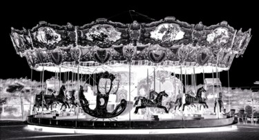 Photography titled "Le carouselle encre…" by Gaudi .C, Original Artwork, Manipulated Photography