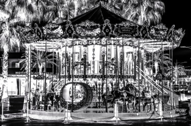 Fotografie getiteld "Le Carrousel  a l e…" door Gaudi .C, Origineel Kunstwerk, Gemanipuleerde fotografie