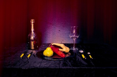 Photographie intitulée "what is this dinner" par Gaudi .C, Œuvre d'art originale, Photographie numérique
