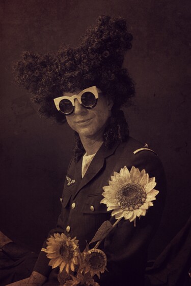 The Sixties Sunflower Man Arts numériques intitulée "The Sixties Sunflow…" par Gaudi .C, Œuvre d'art originale, Travail numérique 2D