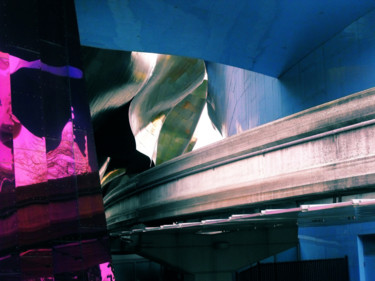 obra de arte digital synthwave de una exótica garceta azul cobalto sobre  papel rojo 2