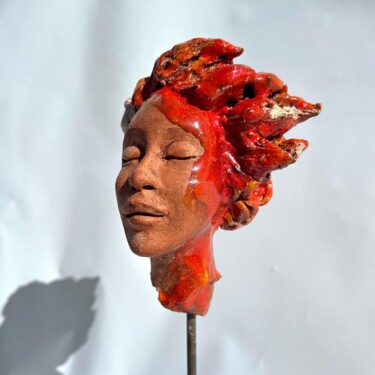 Скульптура под названием "Yannie" - Claire Michelini, Подлинное произведение искусства, Глина