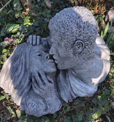 Sculpture titled "Besame Mucho / Pamo…" by Claire Pellicone Fanni, Original Artwork, Ceramics