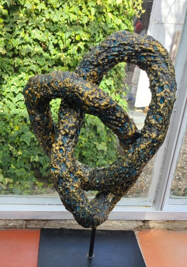 Sculpture titled "Moebius" by Claire Pellicone Fanni, Original Artwork, Ceramics