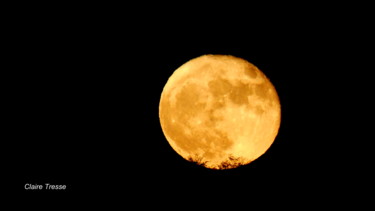 Photographie intitulée "La Super Lune" par Claire Tresse, Œuvre d'art originale