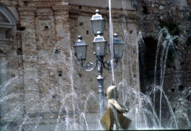 Photographie intitulée "Fontaine de Lumiere" par Chiara D., Œuvre d'art originale