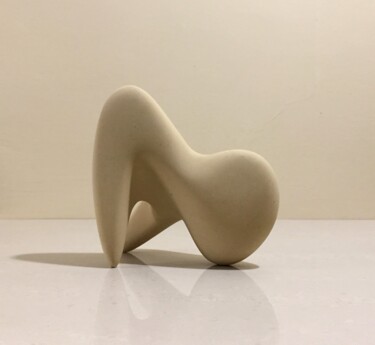 Скульптура под названием "Organic Form" - Clark Camilleri, Подлинное произведение искусства, Камень