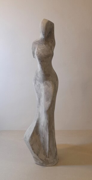 Скульптура под названием "Bella" - Clark Camilleri, Подлинное произведение искусства, цемент