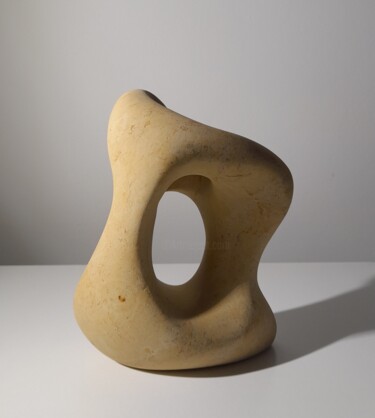 Скульптура под названием "Shoffa" - Clark Camilleri, Подлинное произведение искусства, Камень