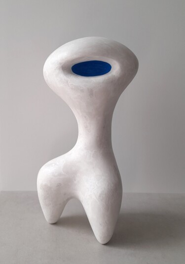 Skulptur mit dem Titel "Harbinger" von Clark Camilleri, Original-Kunstwerk, Beton